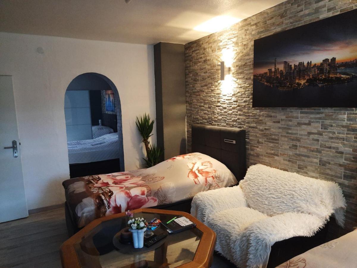 Joys Ferienwohnung Оберхаузен Экстерьер фото